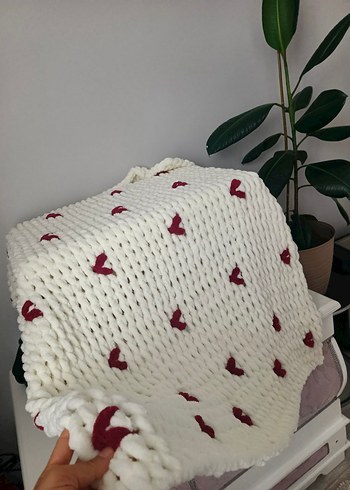 Beyaz Nakışlı Örgü Battaniye - Görsel 5