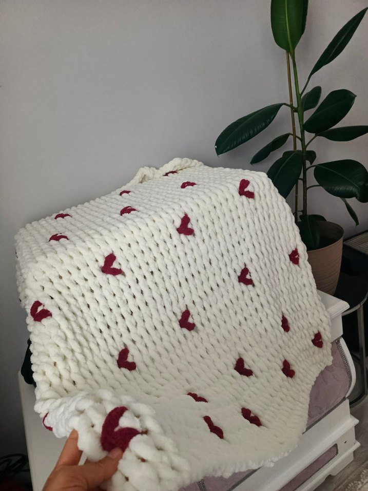 Beyaz Nakışlı Örgü Battaniye - Görsel 5