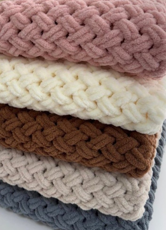 Nakışlı Kırmızı Renkli Battaniye - Görsel 3