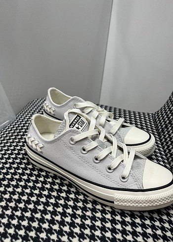 Beyaz Nakışlı Bağcıklı Kadın Spor Ayakkabı Converse - Görsel 2