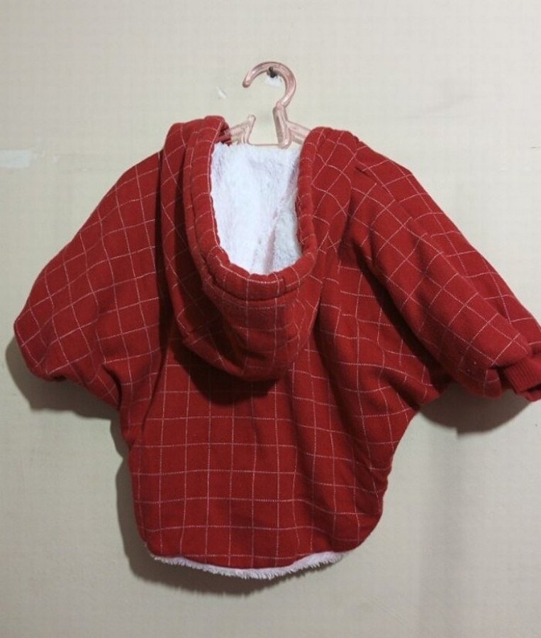 Kız Çocuk Kırmızı Kareli Kapişonlu Panço - Görsel 5