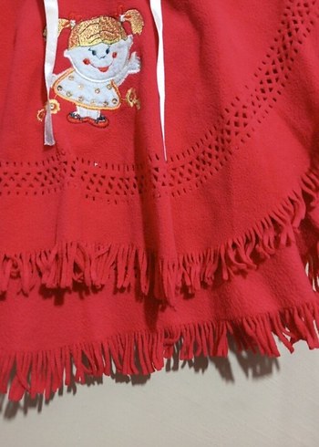 Kız Çocuk Kırmızı Nakışlı Kapüşonlu Panço - Görsel 3