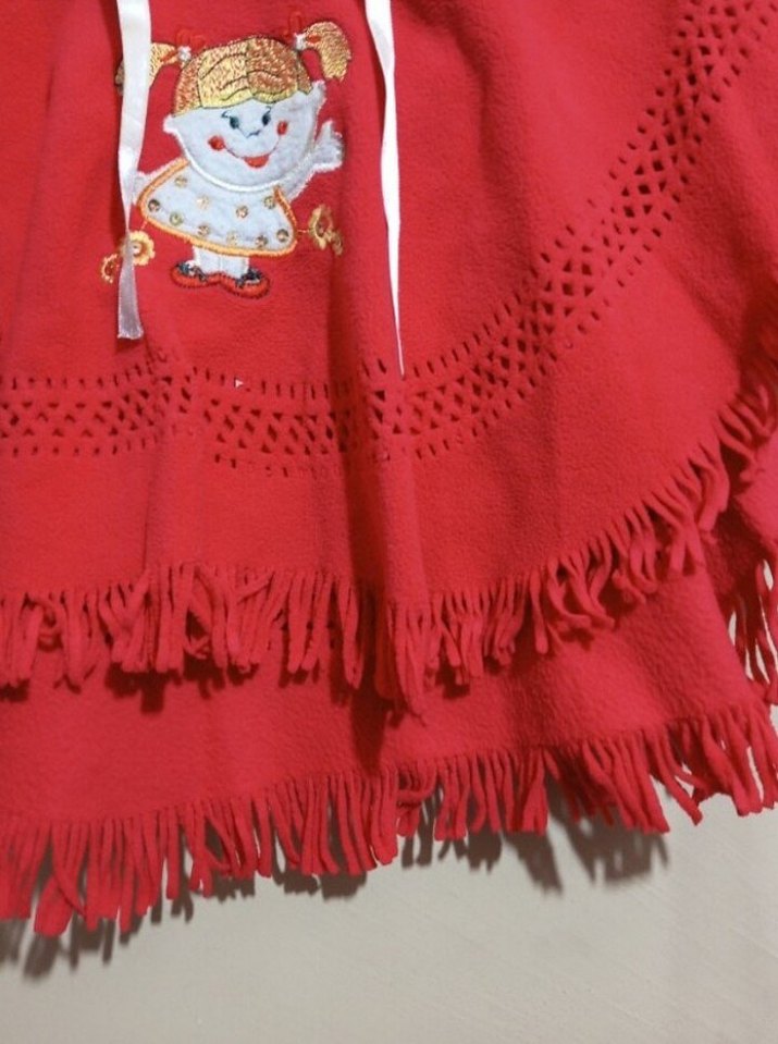 Kız Çocuk Kırmızı Nakışlı Kapüşonlu Panço - Görsel 3