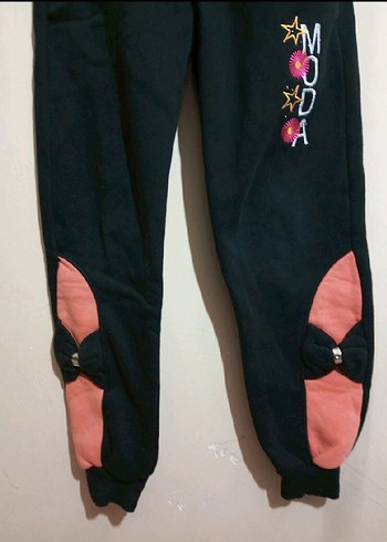 Nakışlı Siyah Kız Eşofman Altı Fiyonklu Görümümlü - Görsel 2