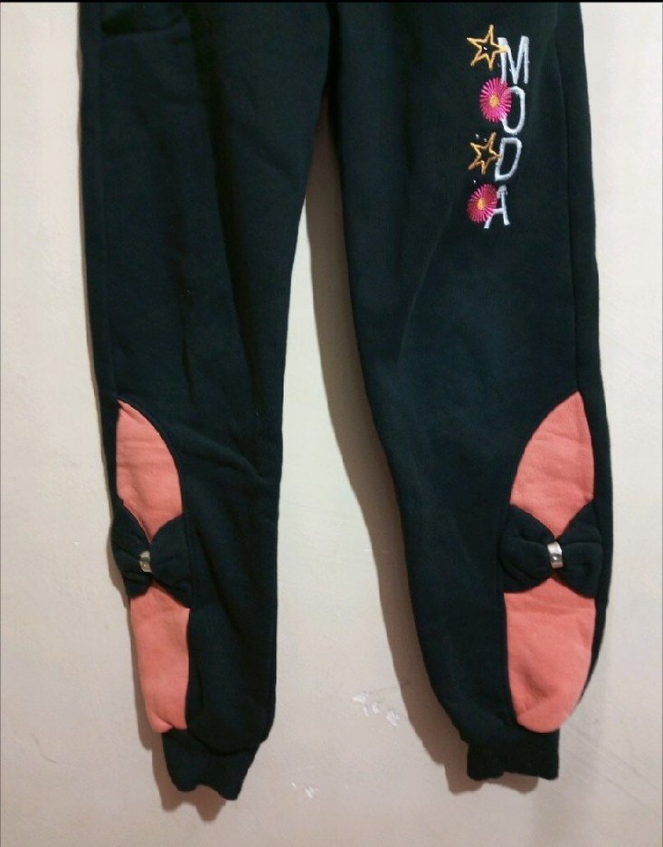 Nakışlı Siyah Kız Eşofman Altı Fiyonklu Görümümlü - Görsel 2