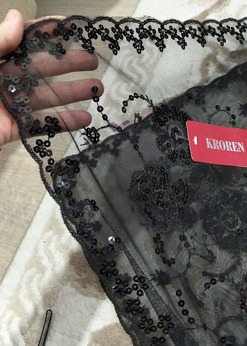 Siyah Dantel Gotik Kadın Şal - Görsel 3