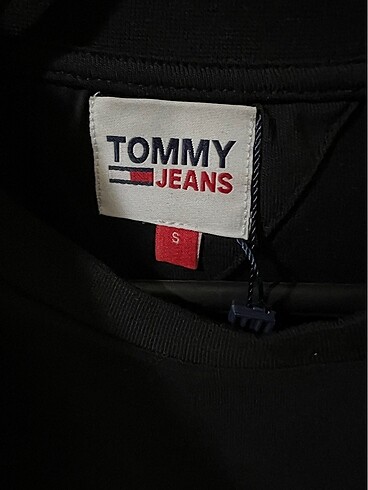 s Beden siyah Renk TOMMY HİLFİGER ERKEK TİŞÖRT