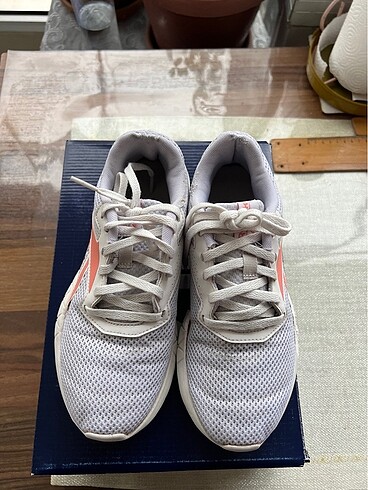 36 Beden beyaz Renk REEBOK SPOR AYAKKABI