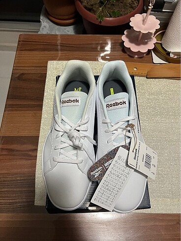 40 Beden beyaz Renk REEBOK KADIN SPOR AYAKKABISI