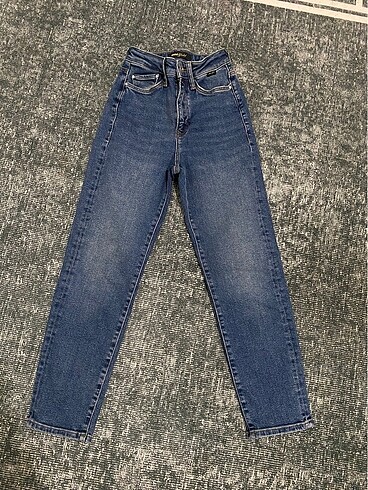 Mavi Jeans Mavi branş