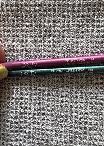 Mor ve Koyu Yeşil Göz Kalemleri - Görsel 2