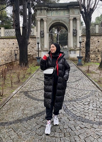 Siyah Uzun Şişme Kadın Mont - Görsel 3