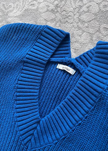 Mavi V Yaka Örgü Kadın Süveter - Görsel 4