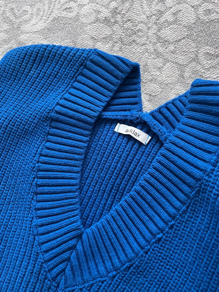 Mavi V Yaka Örgü Kadın Süveter - Görsel 4