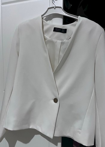 Düğmeli Beyaz Kısa Kadın Blazer Ceket - Görsel 2