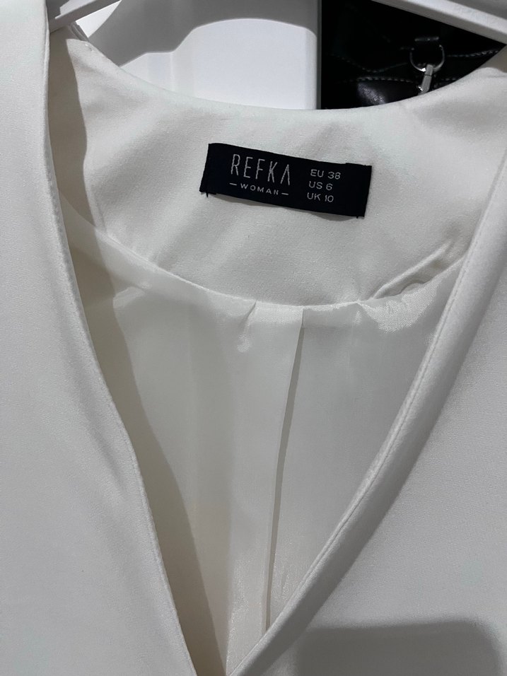 Düğmeli Beyaz Kısa Kadın Blazer Ceket - Görsel 3