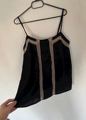 Pull and Bear Dantel Detaylı Siyah İp Askılı Kadın Bluz