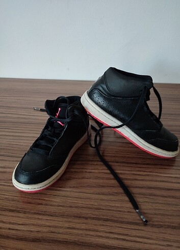Orjinal Nike jordan spor ayakkabı 28 numara