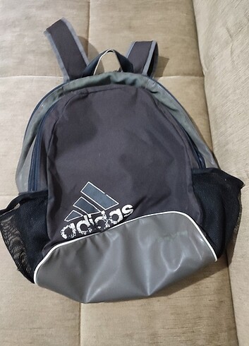 Orjinal Adidas sırt çantası