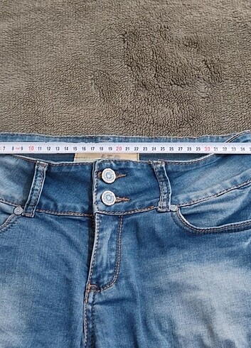 28 Beden LTB marka yarım likralı kısa kot jeans 28 beden