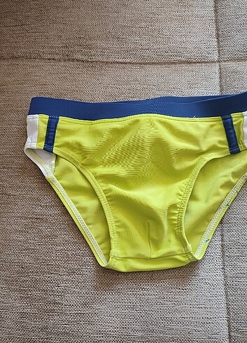 Chicco esnek çocuk slip mayosu 4 yaş leke yırtık delik yoktur te - Görsel 4