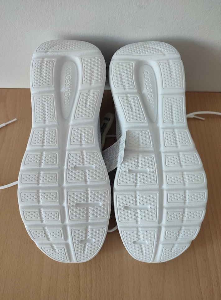 Sıfır orjinal Adidas cloudfoam erkek spor ayakkabı 42,5 - Görsel 5