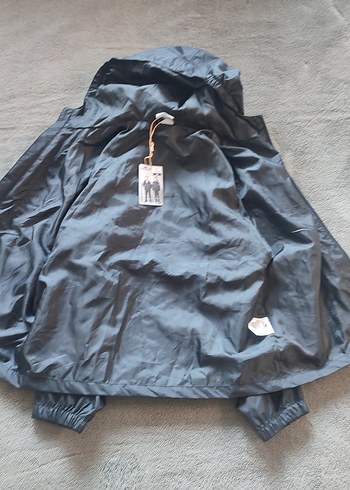 Sıfır etiketli Crane kapşonlu yağmurluk 9 - 10 yaş - Görsel 3