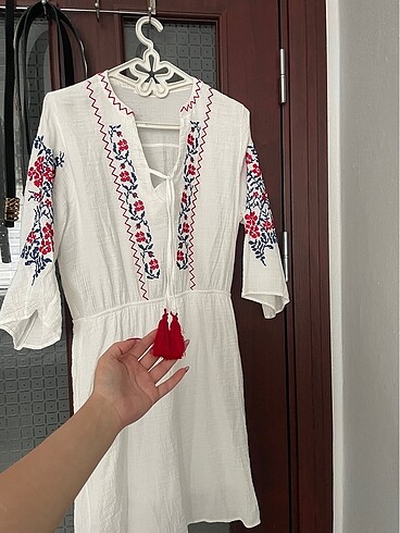 Nakış işlemeli elbise