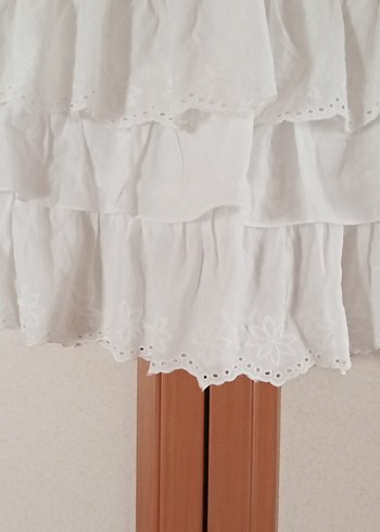 s Beden Beyaz Fırfırlı Mini fistolu Etek
