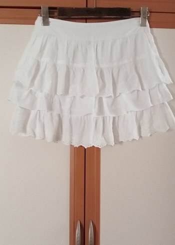 Beyaz Fırfırlı Mini fistolu Etek