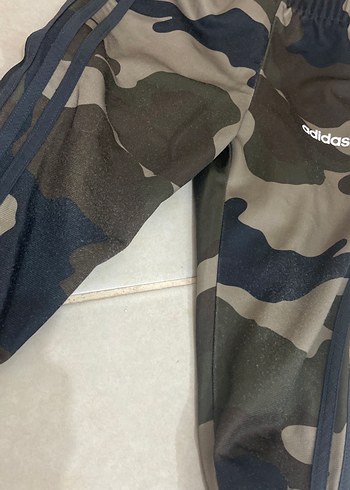 Erkek Kamuflaj Desenli Adidas Eşofman Takımı - Görsel 6