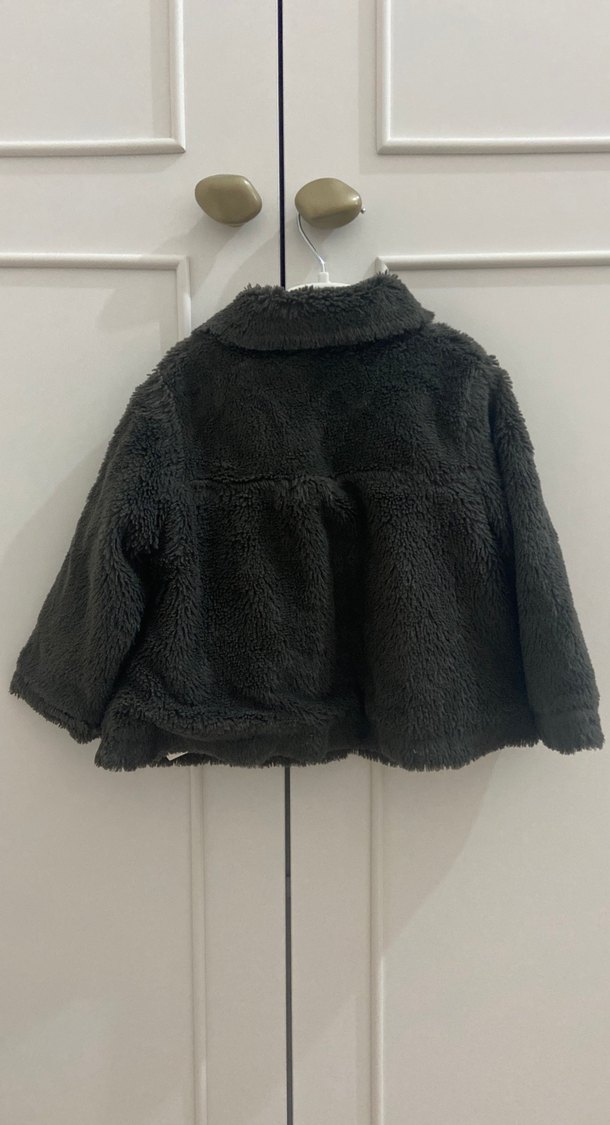 Kız Çocuk Gri Peluş Ceket - Görsel 4