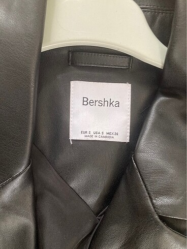 s Beden siyah Renk Suni deri blazer bershka