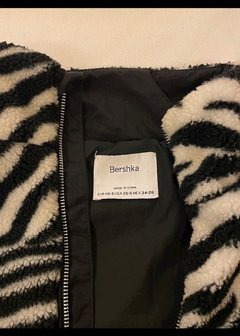 s Beden siyah Renk Bershka Zebra Desenli Kadın Kürk Detaylı Ceket