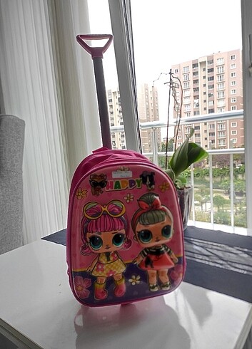 LoL bebek çek çekli anaokulu çantası 
