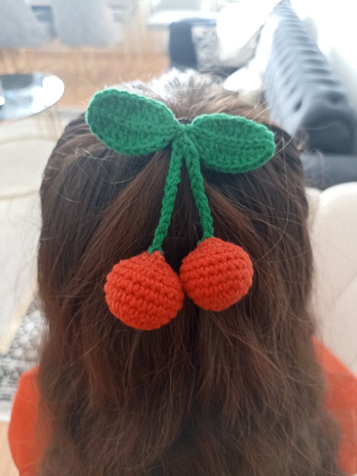 Fiyonk ve kirazlı toka - Görsel 2