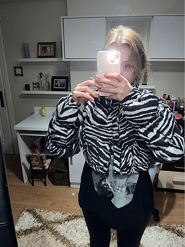 bershka crop mont