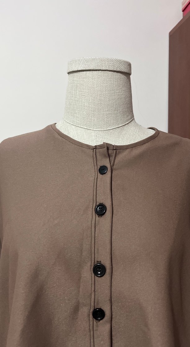 Bej Midi Düğmeli üst - Görsel 2