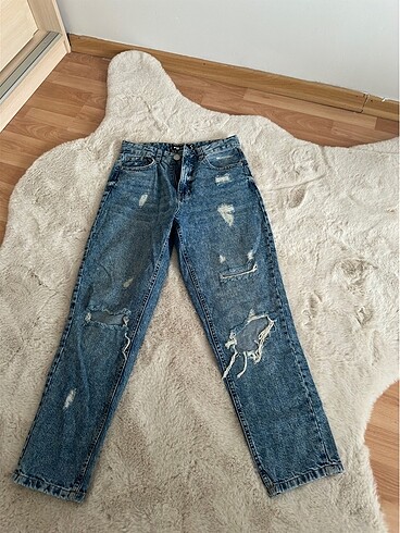 MOM JEANS