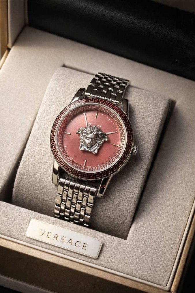 Versace Siyah Gotik Kadın Saat - Görsel 4