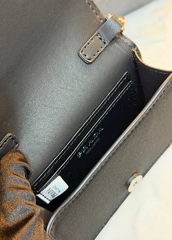 Parlak Siyah Deri Payetli Prada Çanta - Görsel 4