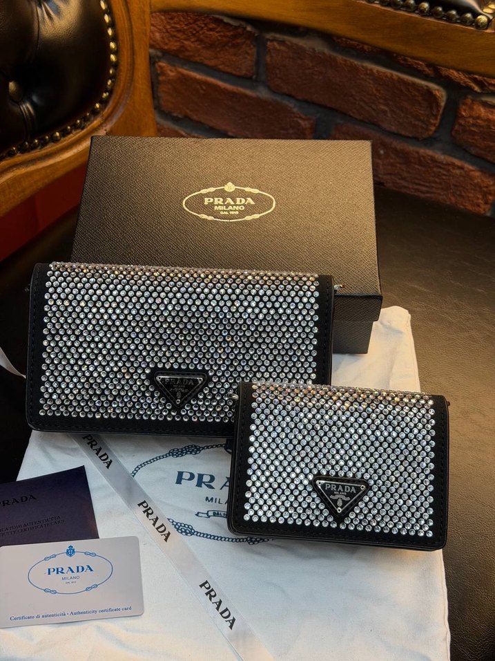 Parlak Siyah Deri Payetli Prada Çanta - Görsel 5