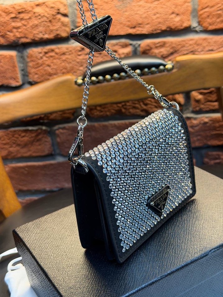 Parlak Siyah Deri Payetli Prada Çanta - Görsel 2