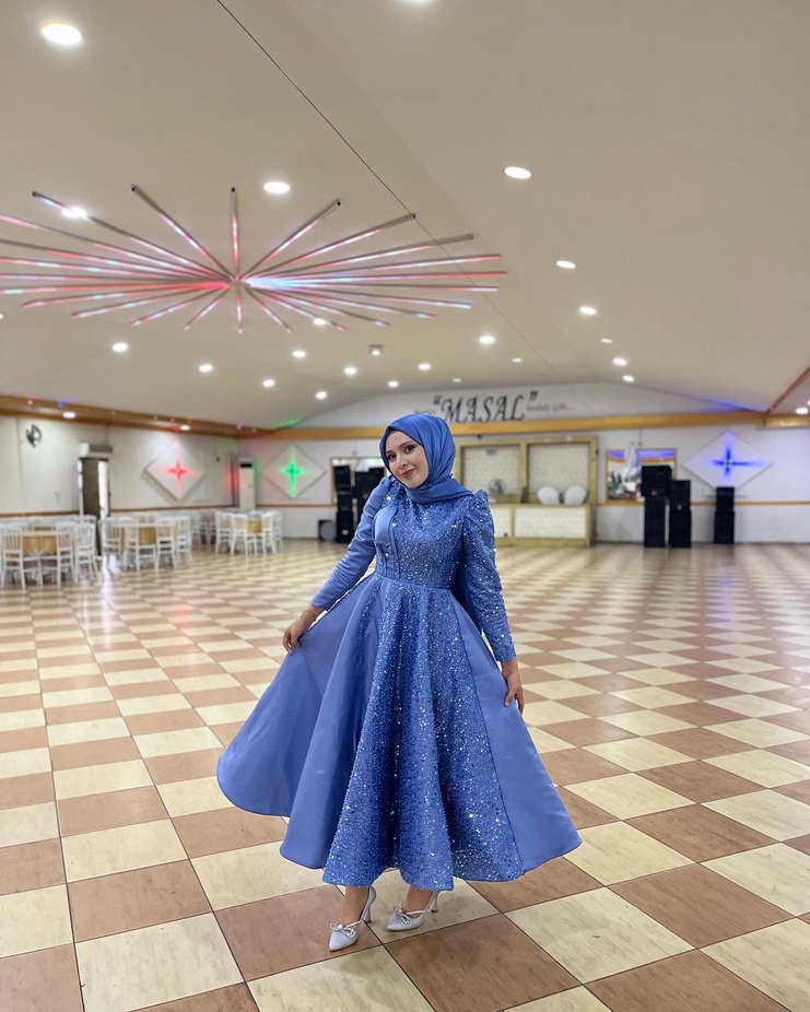 Mavi İşlemeli Uzun Kollu Tesettür Abiye - Görsel 2