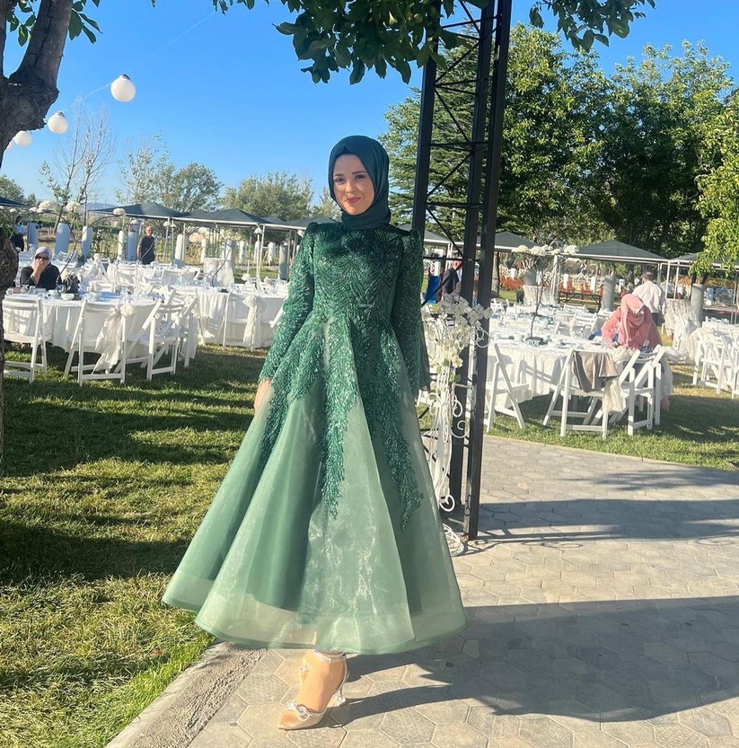 Uzun Yeşil İşlemeli Kadın Abiye - Görsel 5