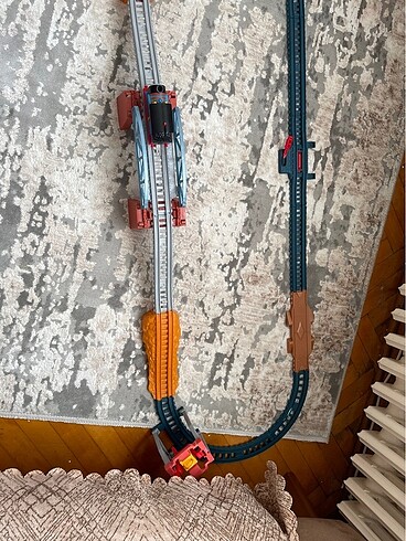 Fisher Price Thomas ve arkadaşları ray sistemi
