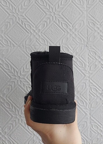 Ugg mini siyah