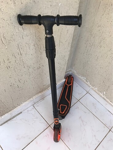 Çocuk ışıklı scooter