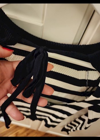 Siyah-Beyaz Çizgili İnce Triko Kadın Kazak - Görsel 5