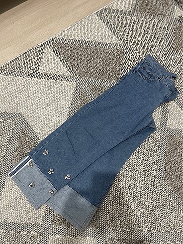 Zara Taşlı pantalon